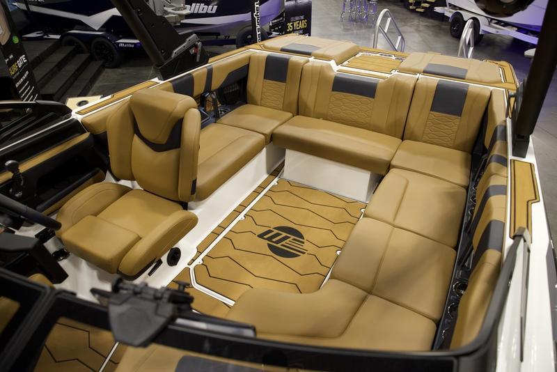 2025 Malibu 22 MXZ