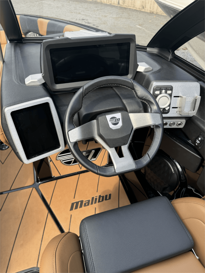 2022 Malibu 23 LSV M6DI 140 Hrs!