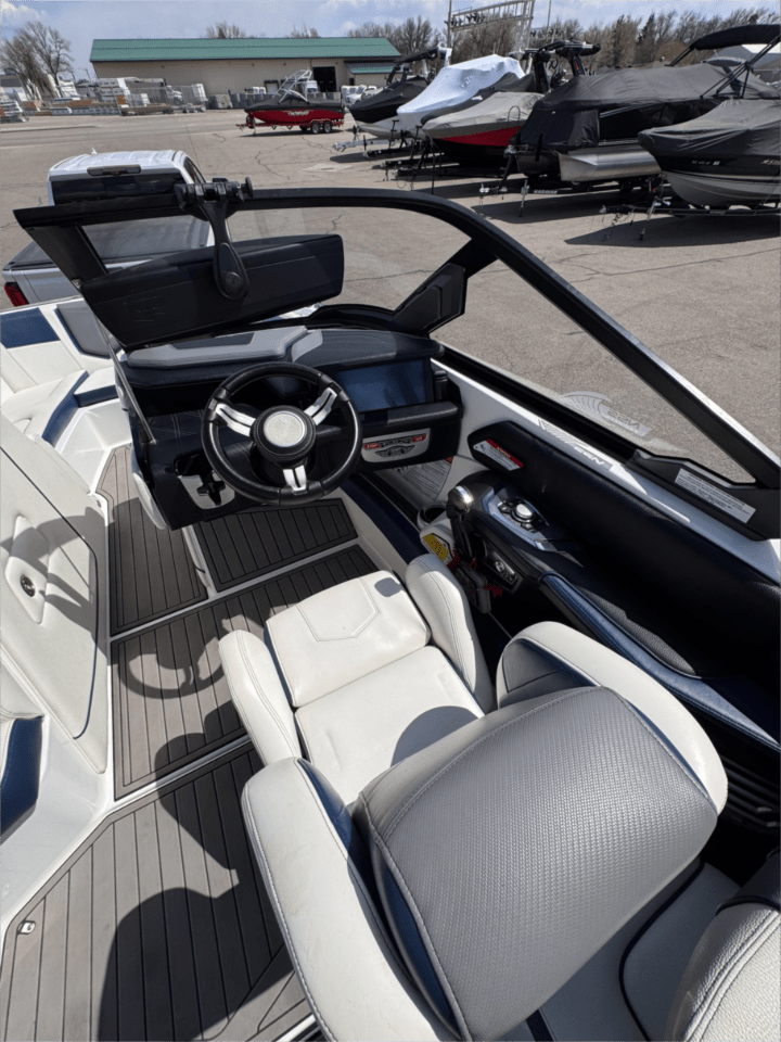 2020 Nautique G21
