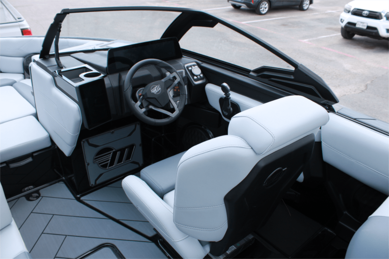 2025 Malibu 23 LSV