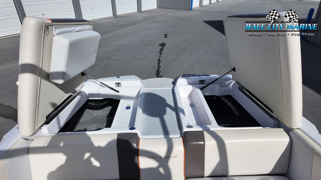 2008 Nautique 236