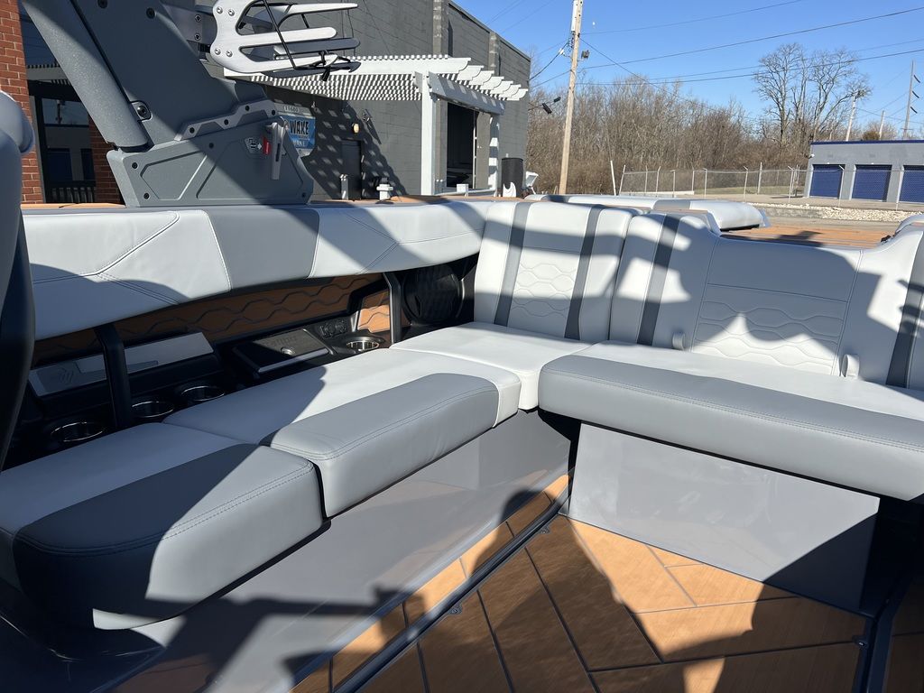 2025 Malibu Boats 23 LSV