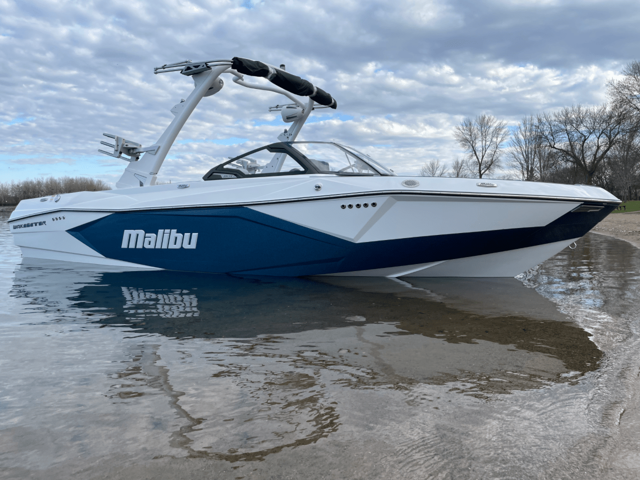 Malibu Wakesetter 23LSV