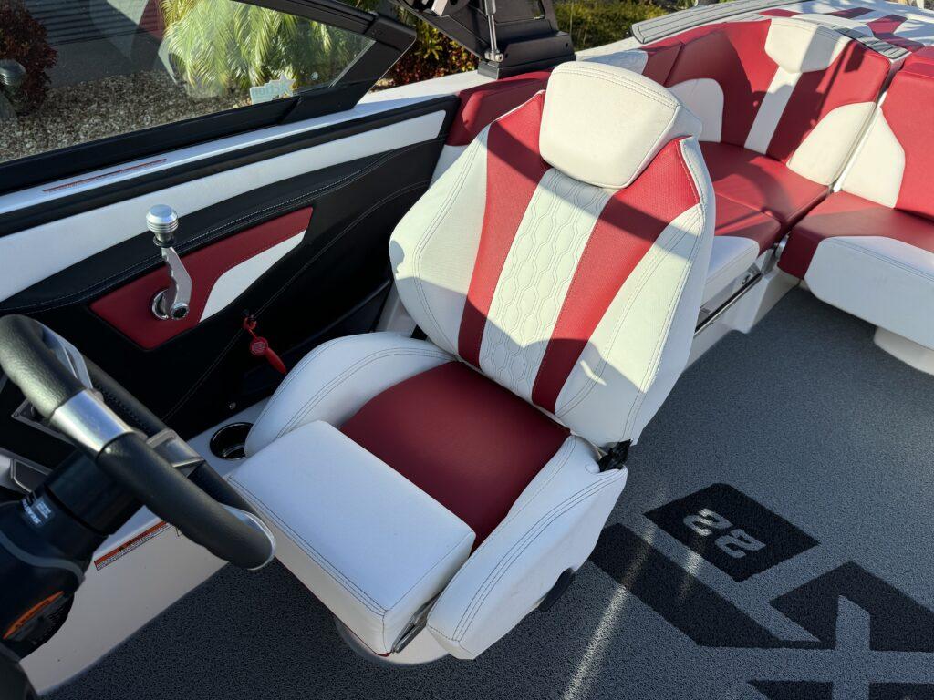2023 MasterCraft XT22