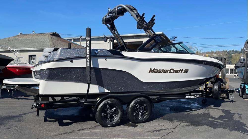 2024 MasterCraft XT23