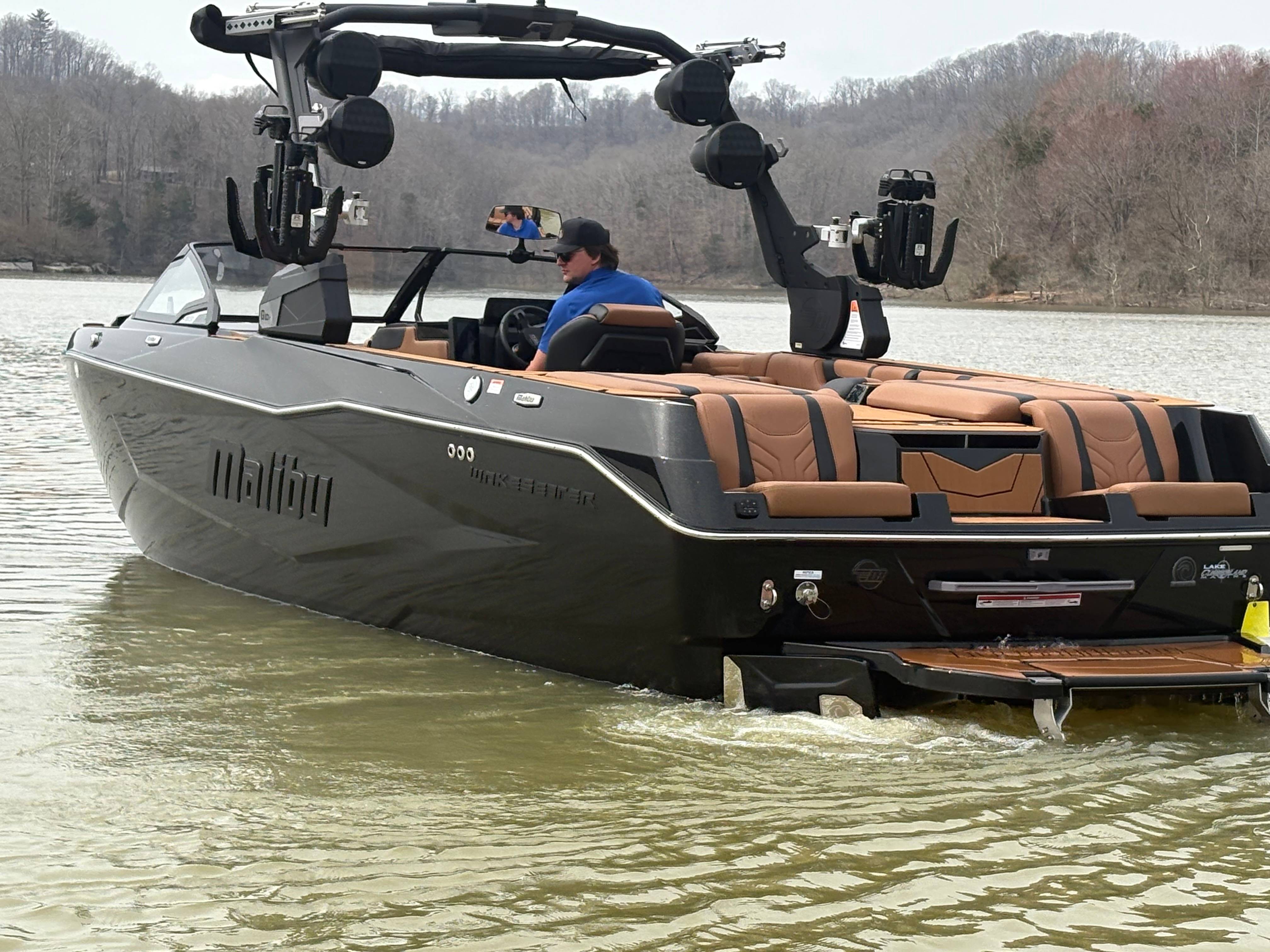 2025 Malibu 25 LSV