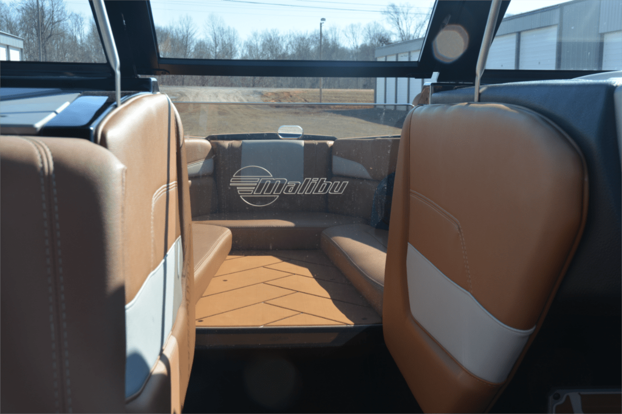 2023 Malibu 26 LSV Wakesetter –**REDUCED** TRADES WELCOME -Well Optioned – Stern Turn – Heater