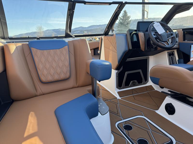 2025 Malibu M230