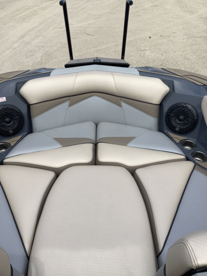 Centurion Fi23 Surf Boat 2022