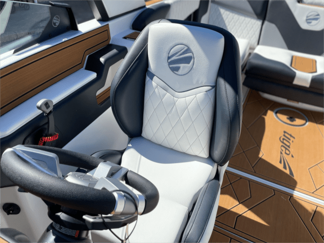 2024 TIGE Z3 23.5 foot wavemaker