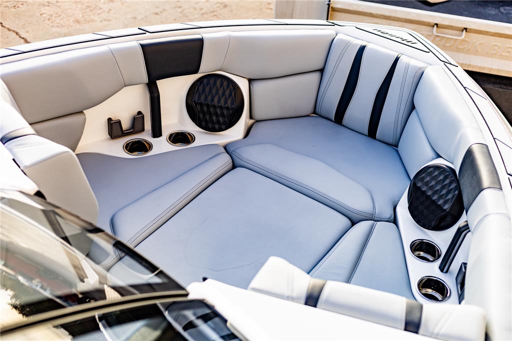 2024 Malibu 22 LSV
