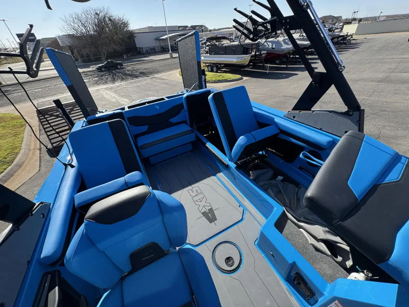 2025 Axis T235