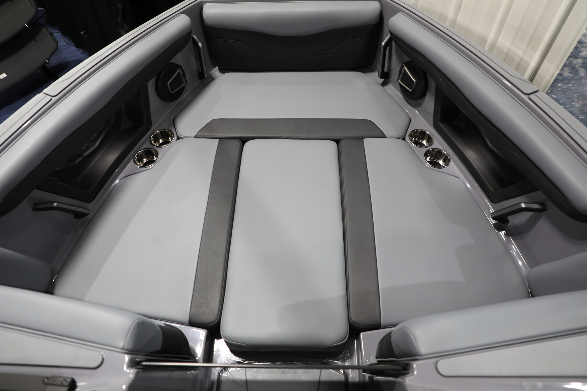 2024 Axis T250