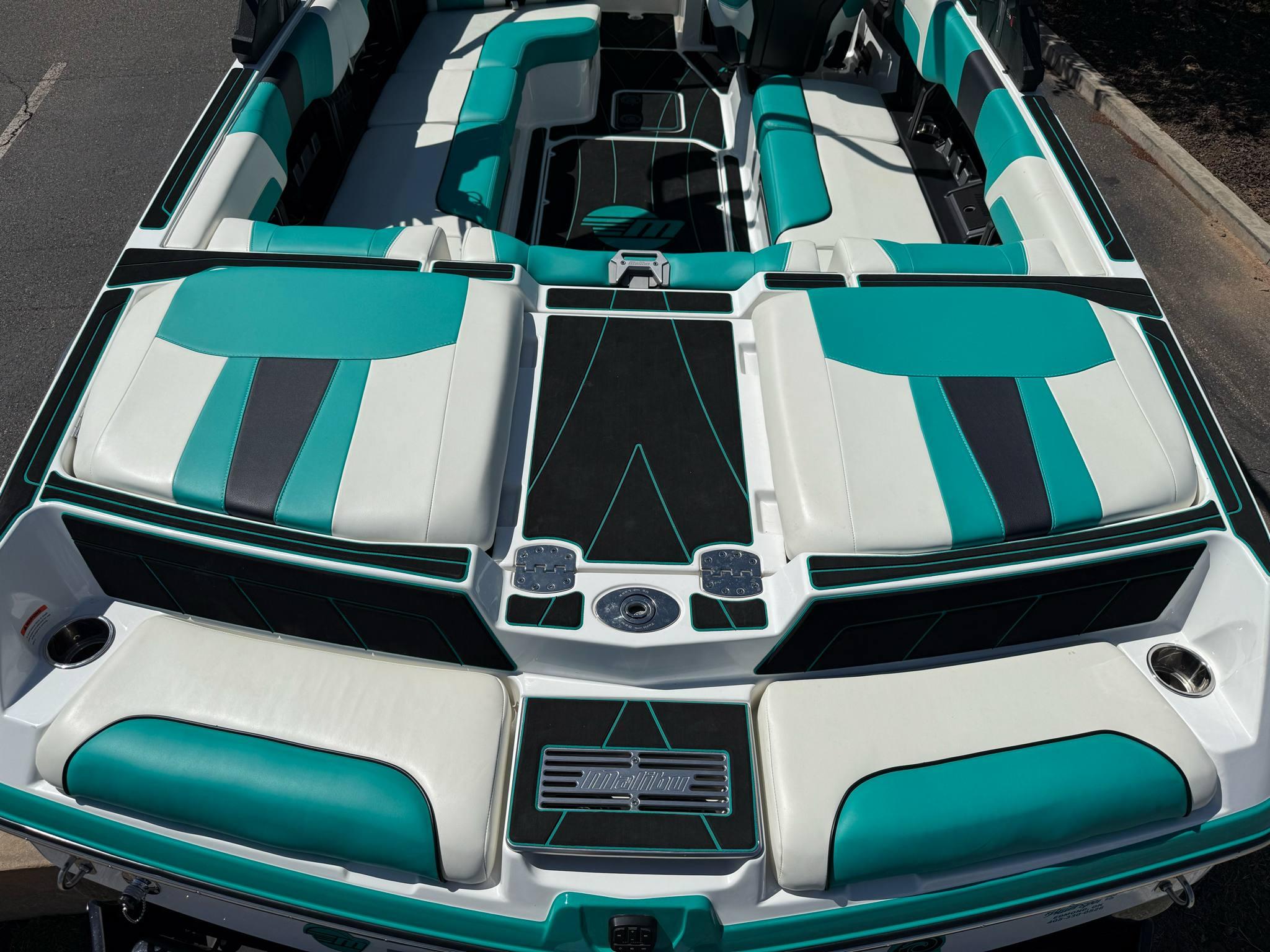 LIKE NEW 2023 Malibu 23LSV