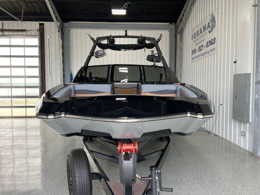 2025 Axis Wake Research A225