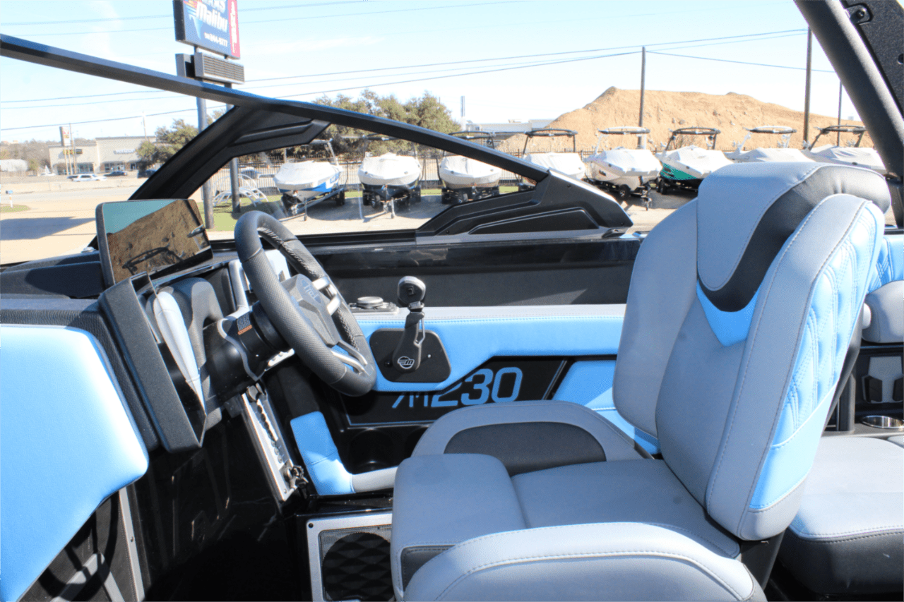 2025 Malibu M230