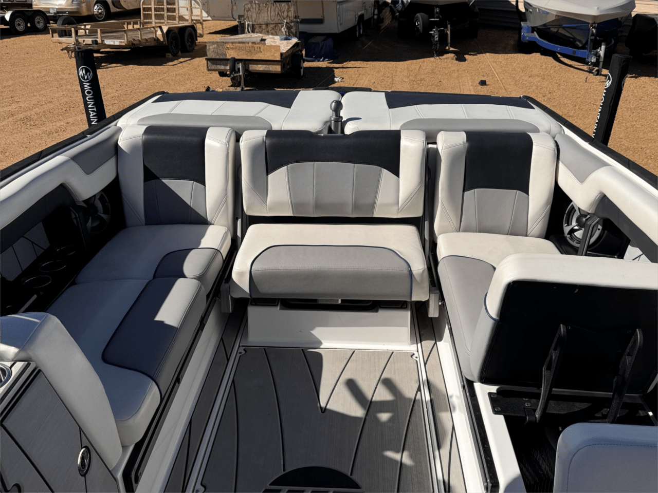 2021 Malibu 25 LSV – Low Hours – MINT – LT4