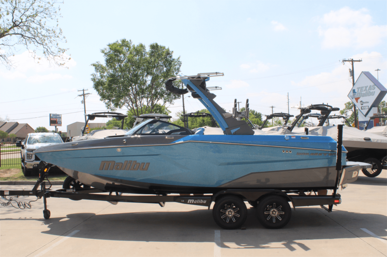 2025 Malibu 22 MXZ