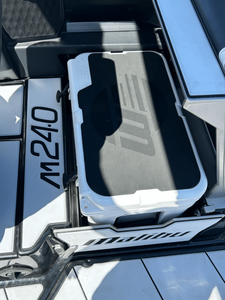 2023 MALIBU M240