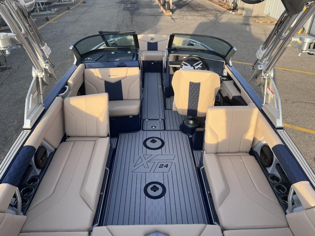 2025 MasterCraft XT24
