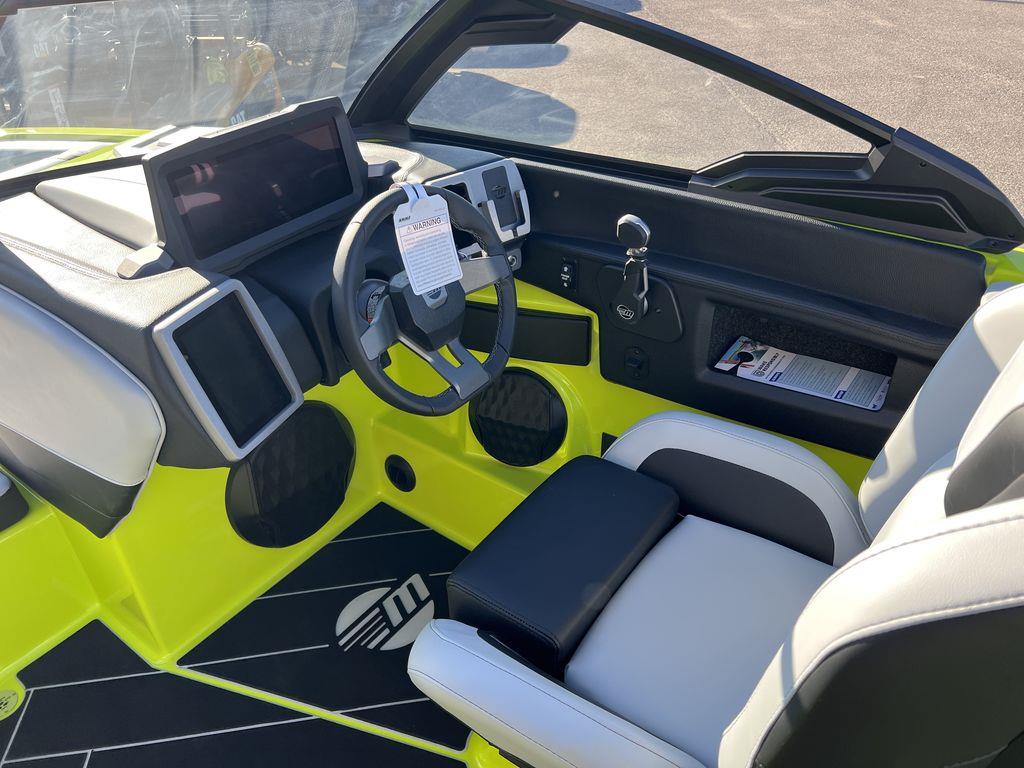 2024 Malibu Boats 22 LSV