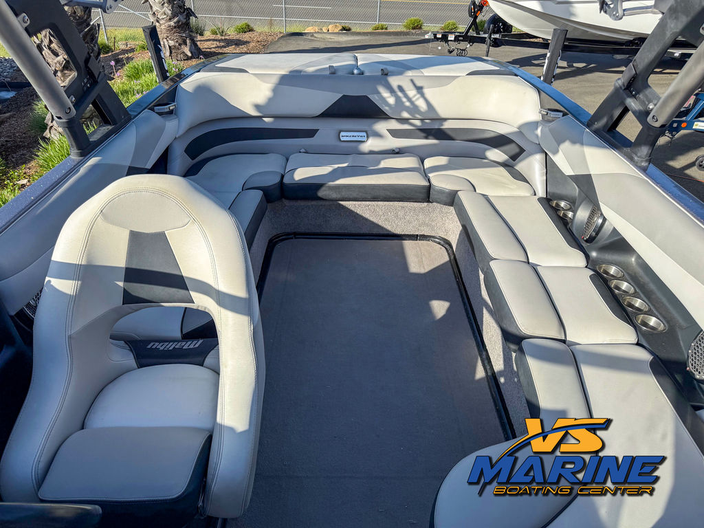 2016 Malibu Boats 23 LSV