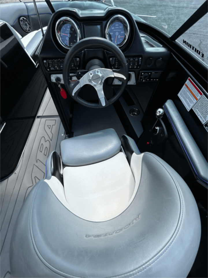 2015 MOOMBA MOBIUS LSV. VERY CLEAN!!