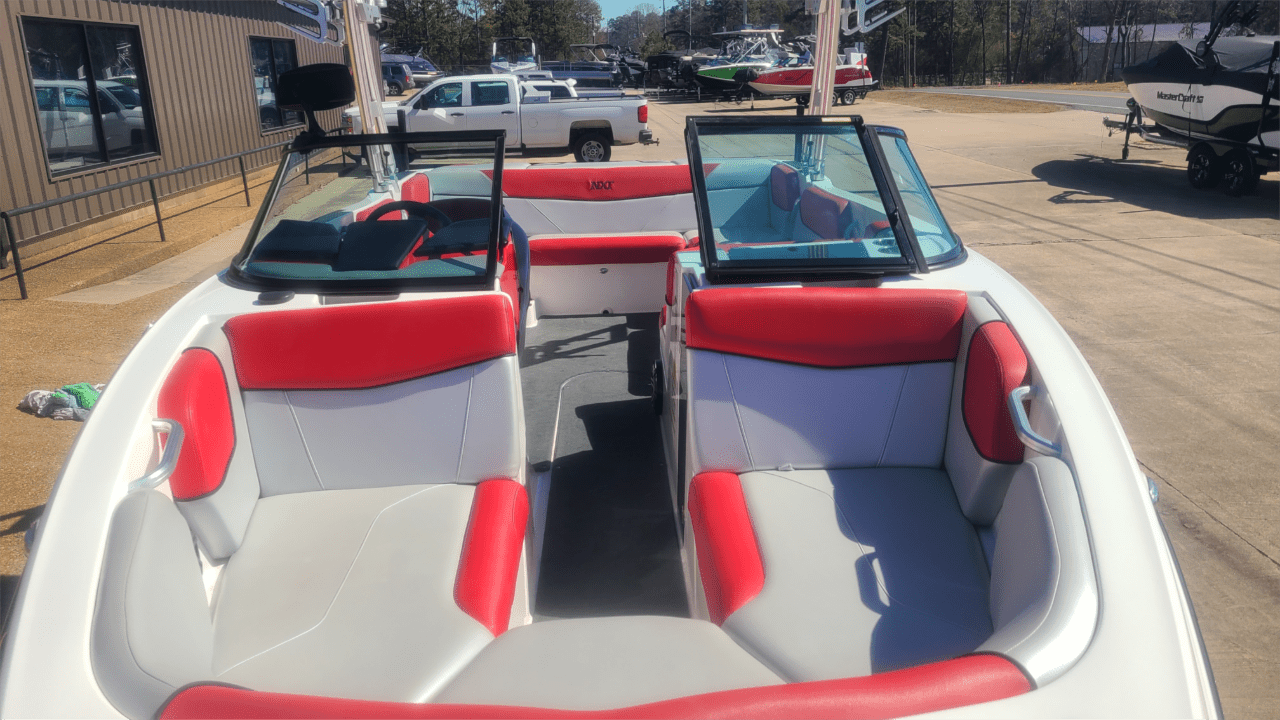 2016 MasterCraft NXT22