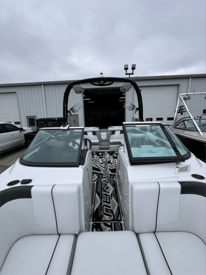 2012 Super Air Nautique 230