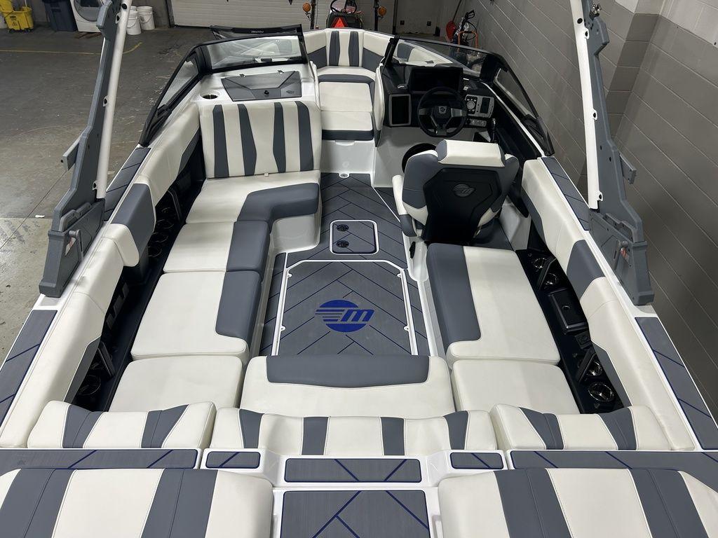NEW 2024 Malibu 22 LSV