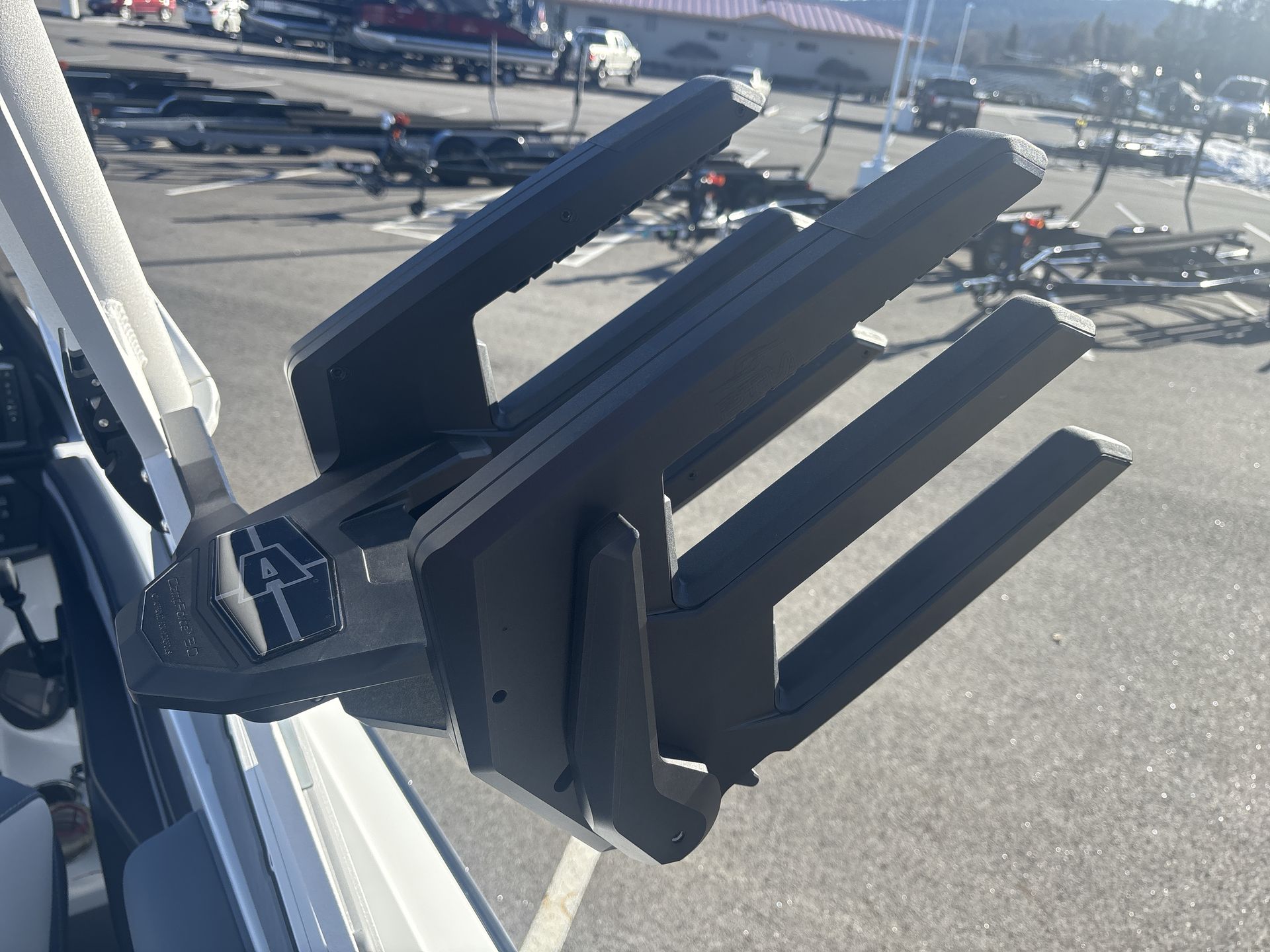 2025 Axis T235 Icon