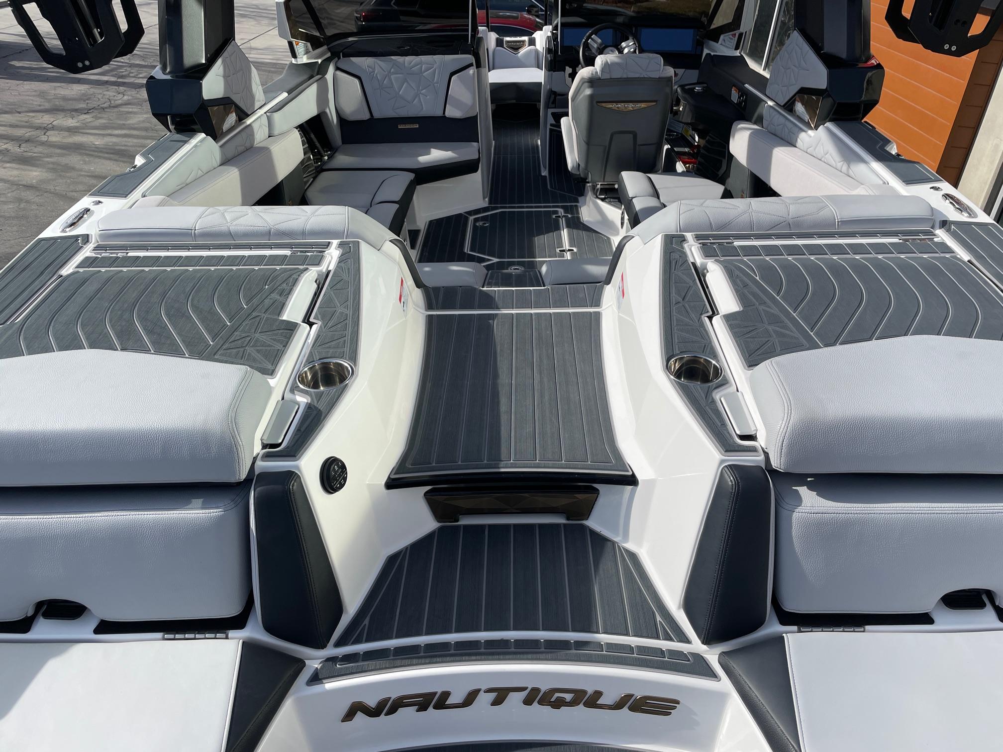 2023 NAUTIQUE G23 PARAGON