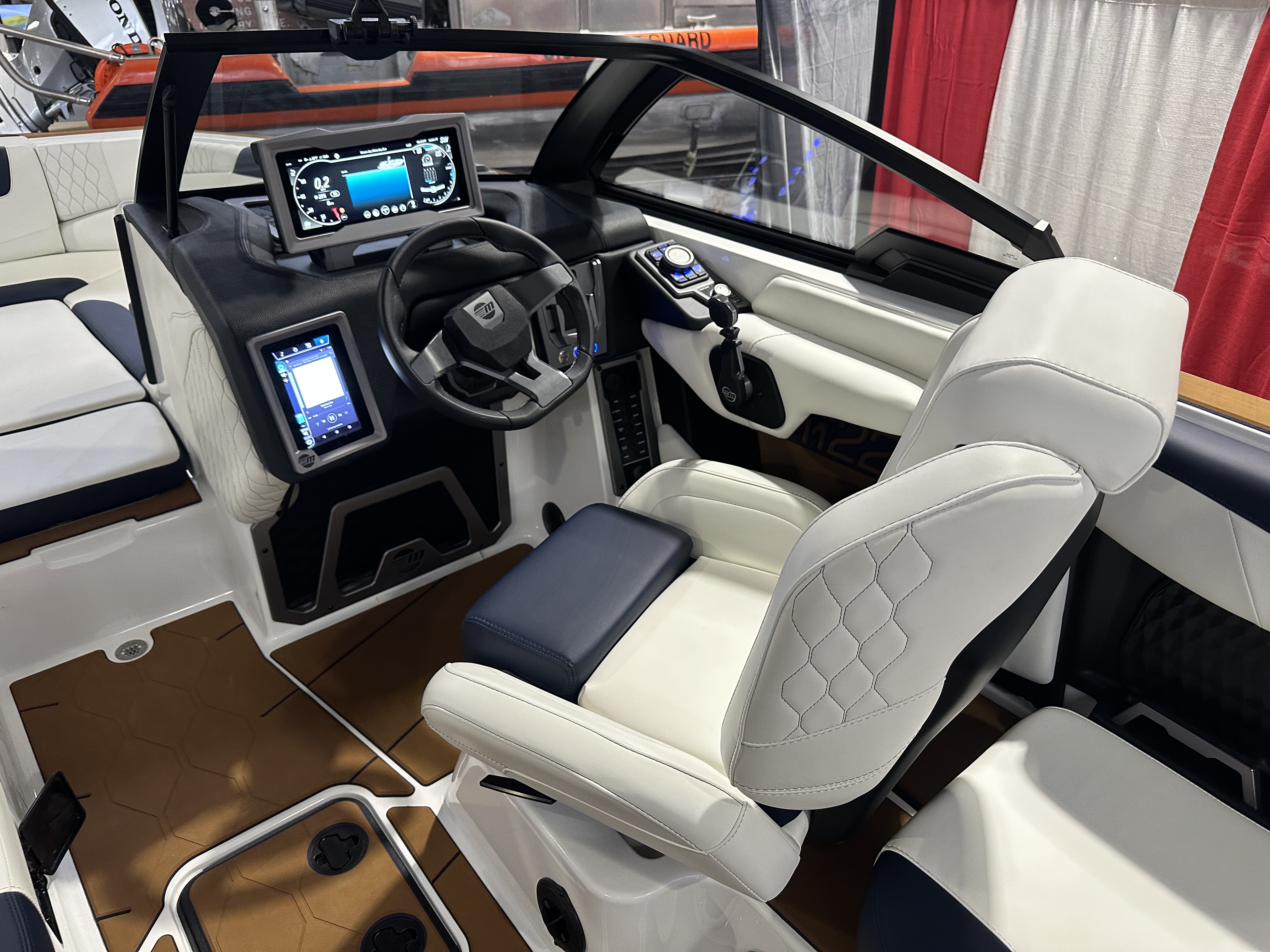 2023 Malibu Boats M220