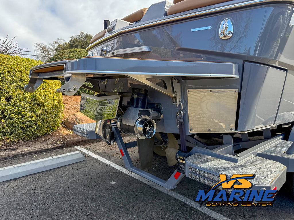 2021 Malibu Boats M240