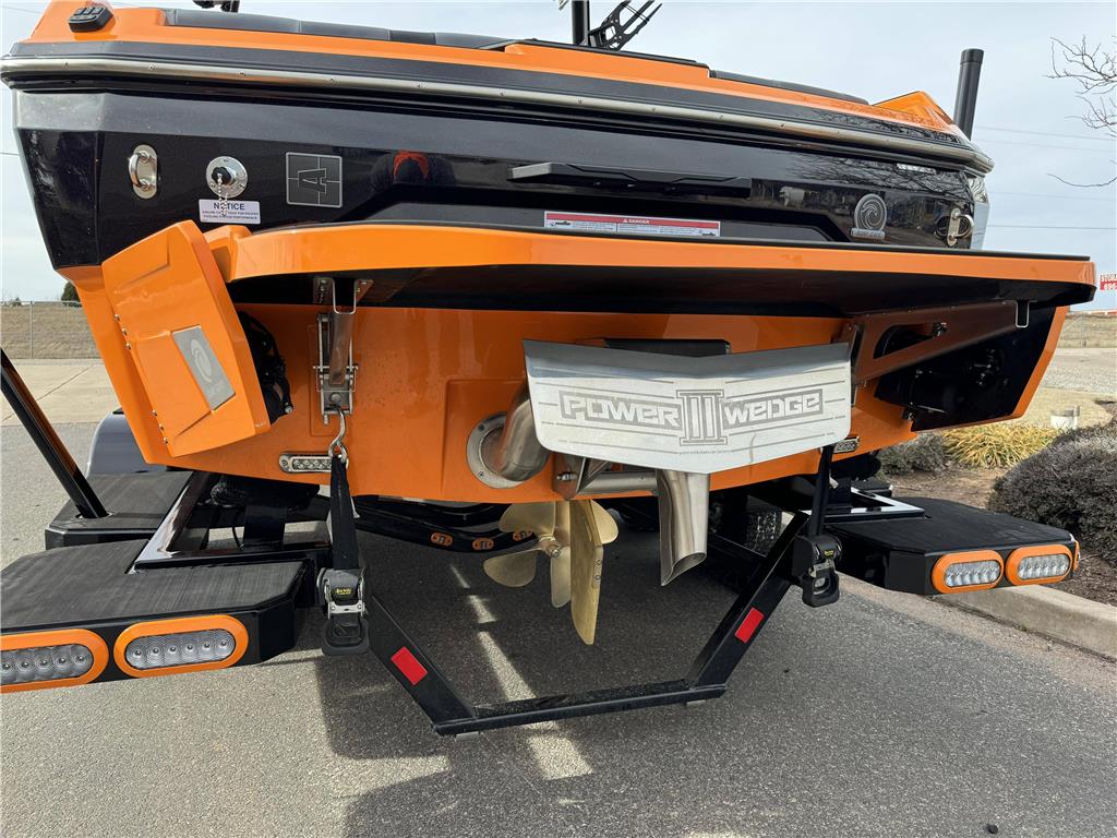 2024 Axis A225