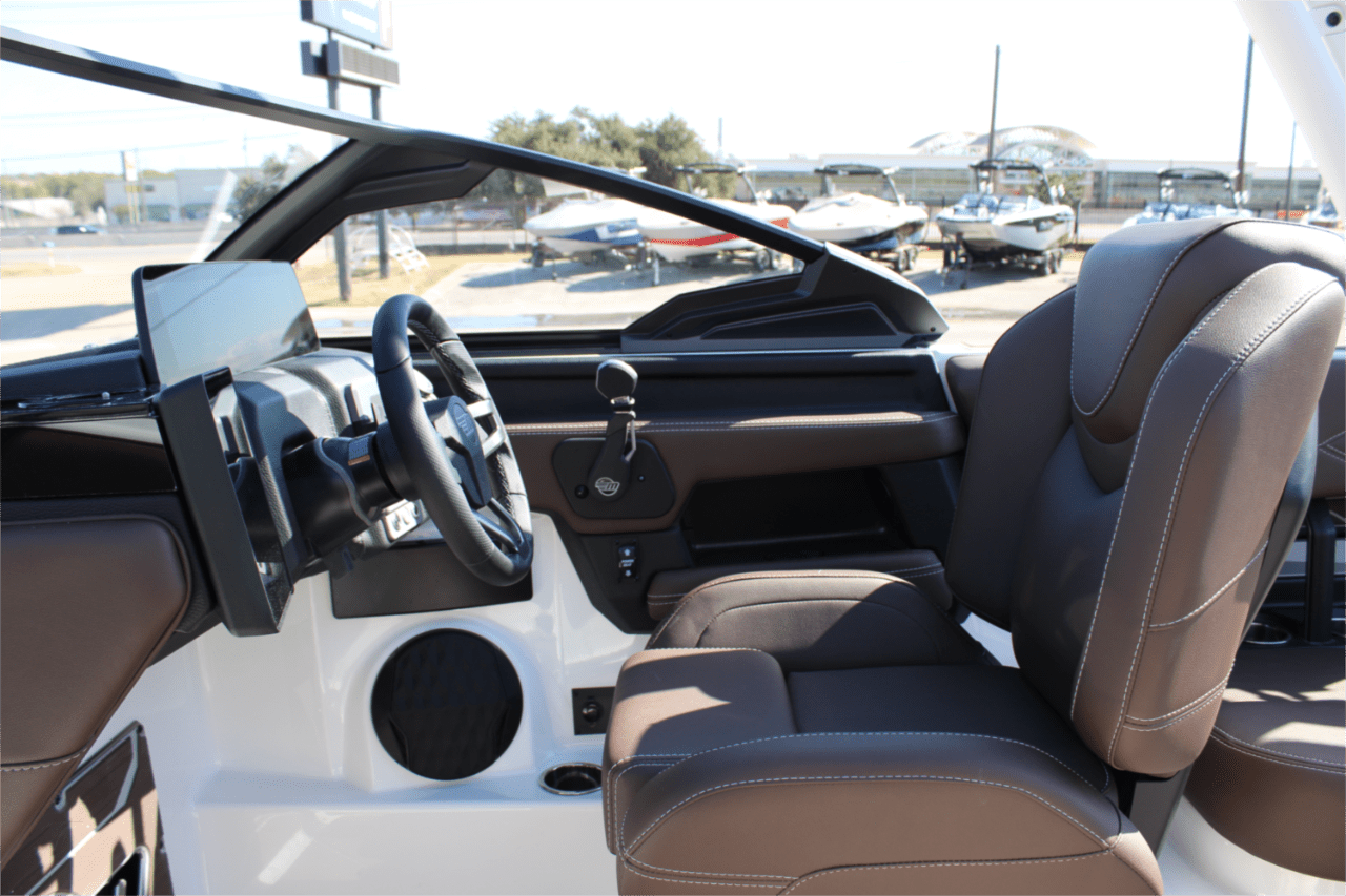 2025 Malibu 23 LSV