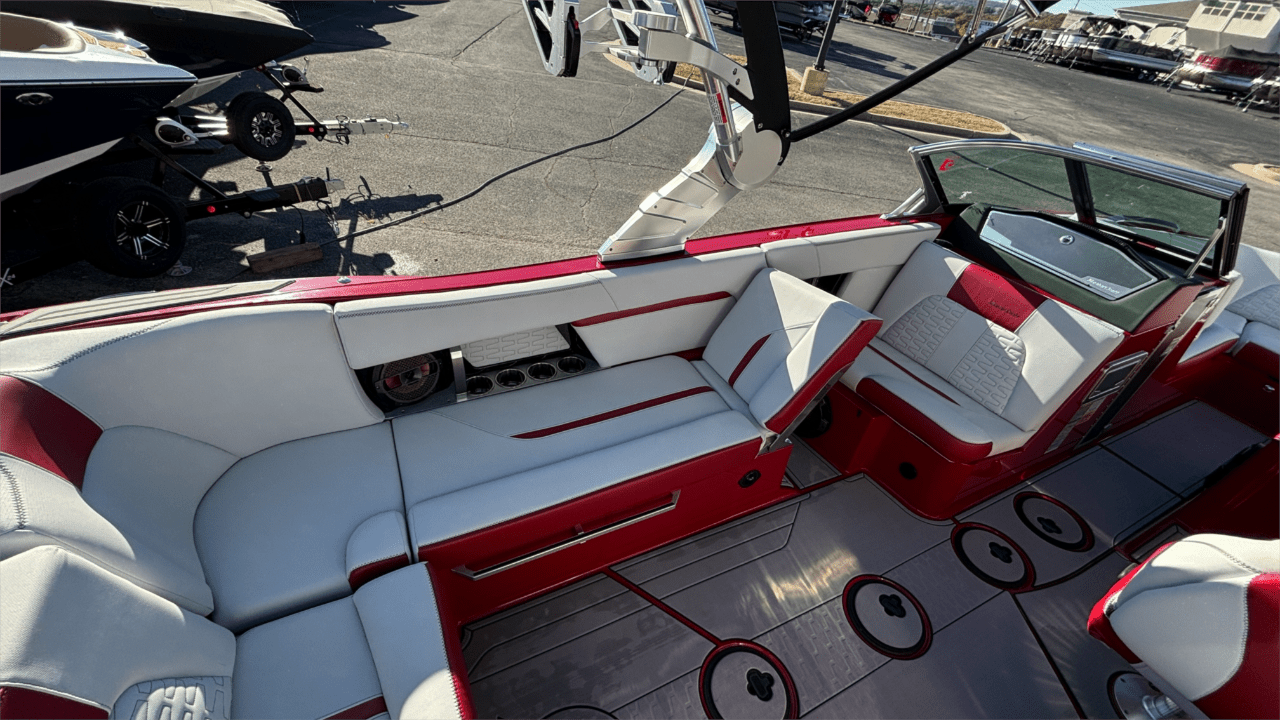 2019 MasterCraft X24