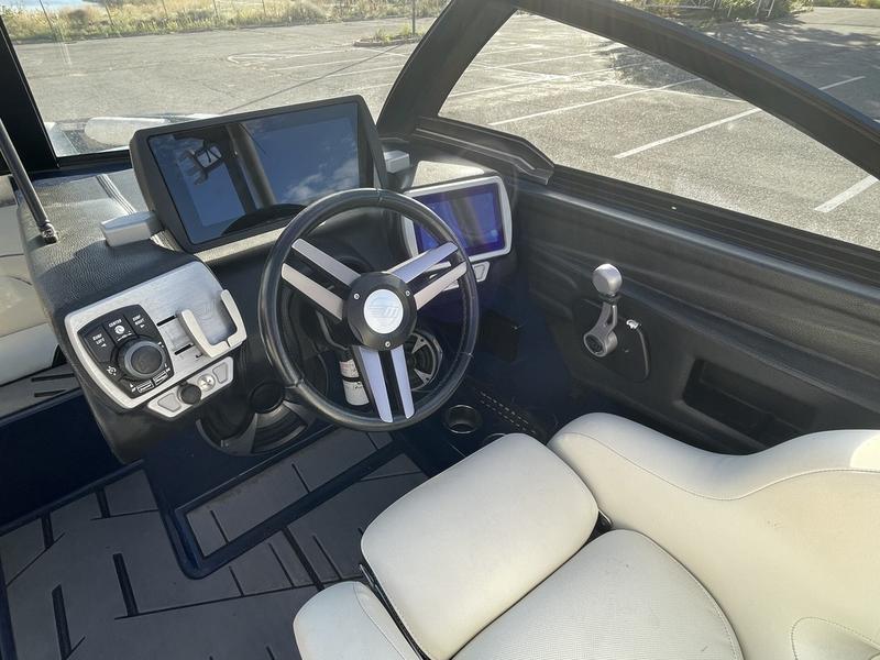 2017 Malibu 21 VLX