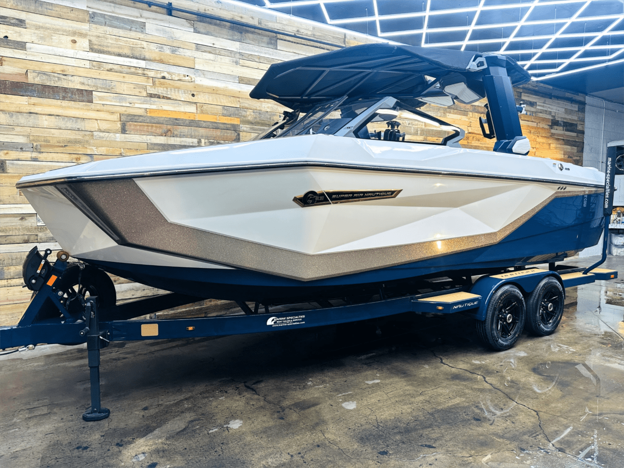 boat.Title