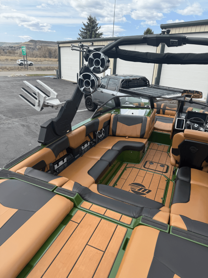 2021 Malibu 23 MXZ – Fully Loaded