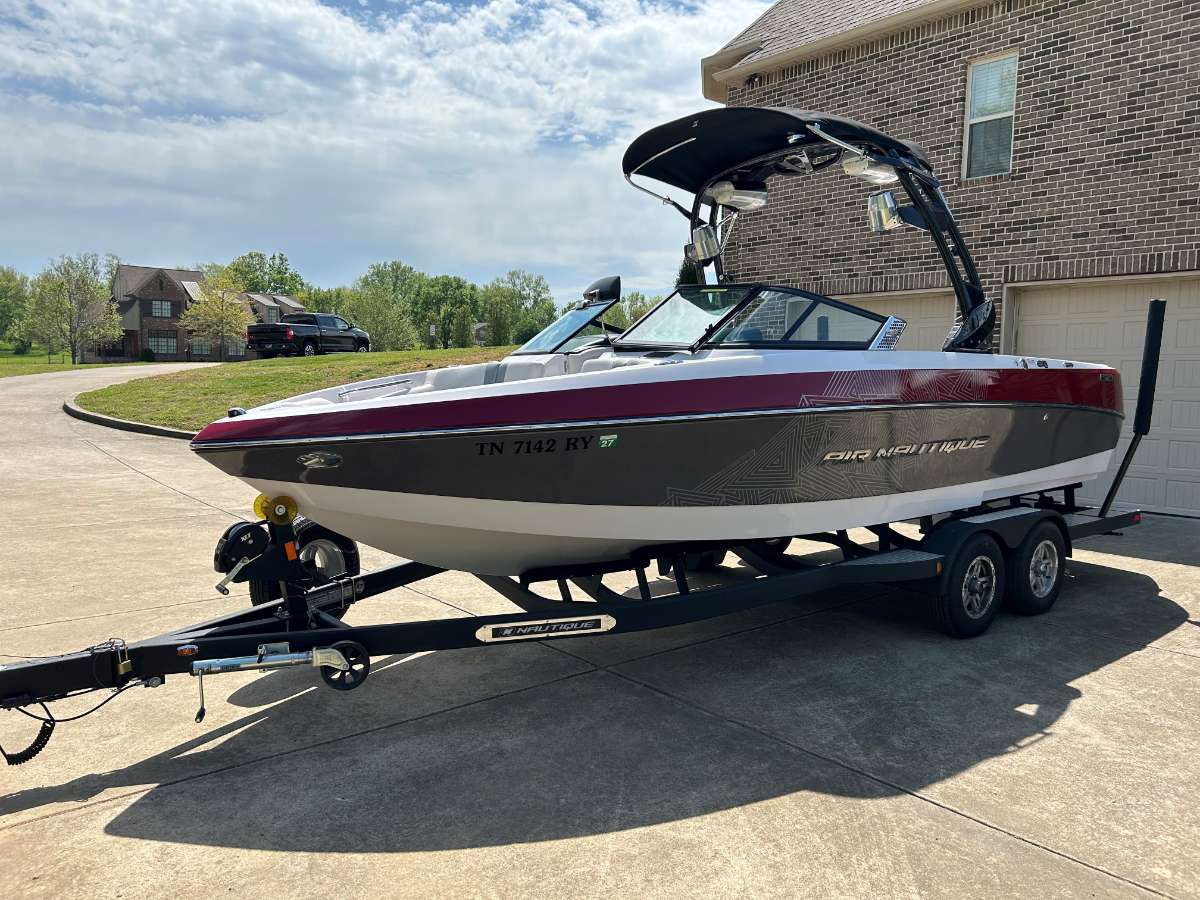 2011 Sport Nautique 226