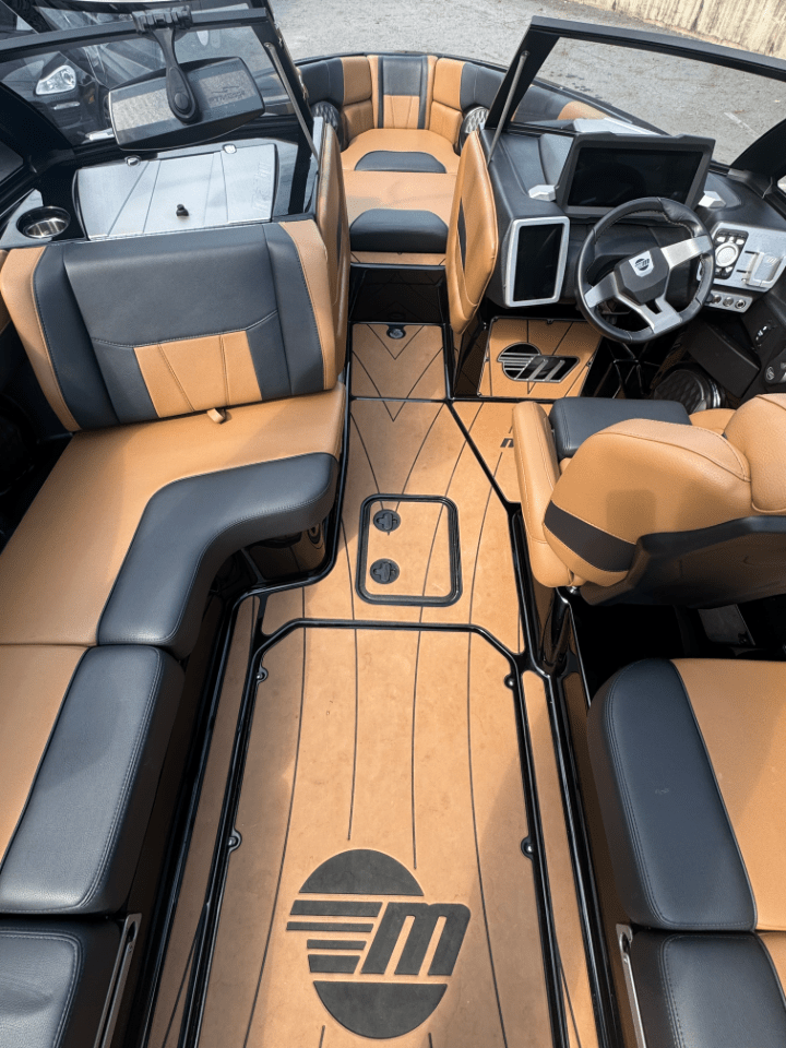 2022 Malibu 23 LSV M6DI 140 Hrs!
