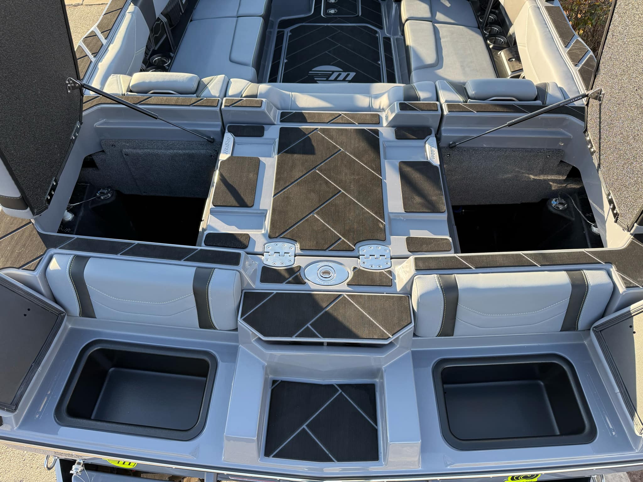 2025 Malibu 23LSV