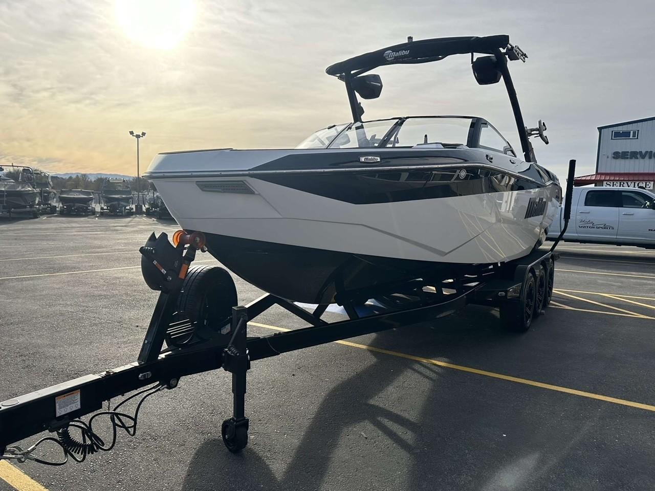 2025 Malibu 25 LSV