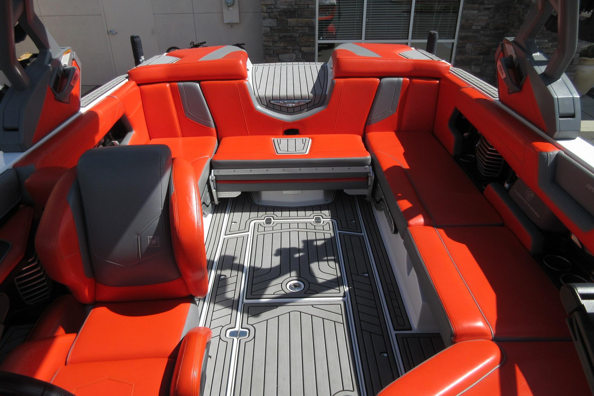2018 Nautique Super Air G23
