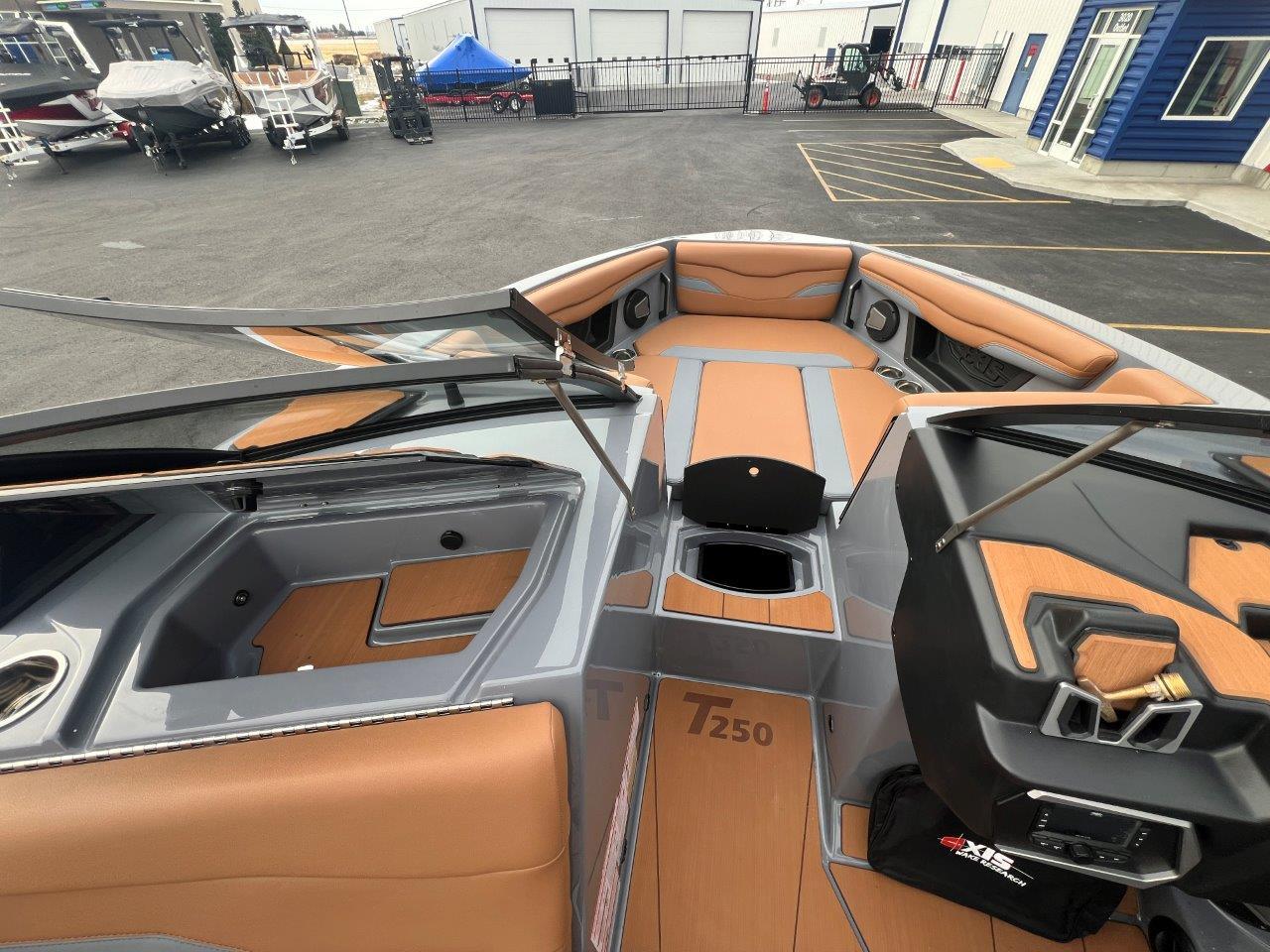 2025 Axis T250