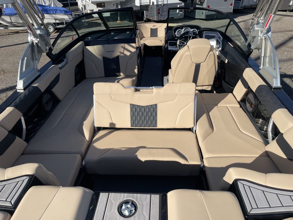 2023 MasterCraft XT23