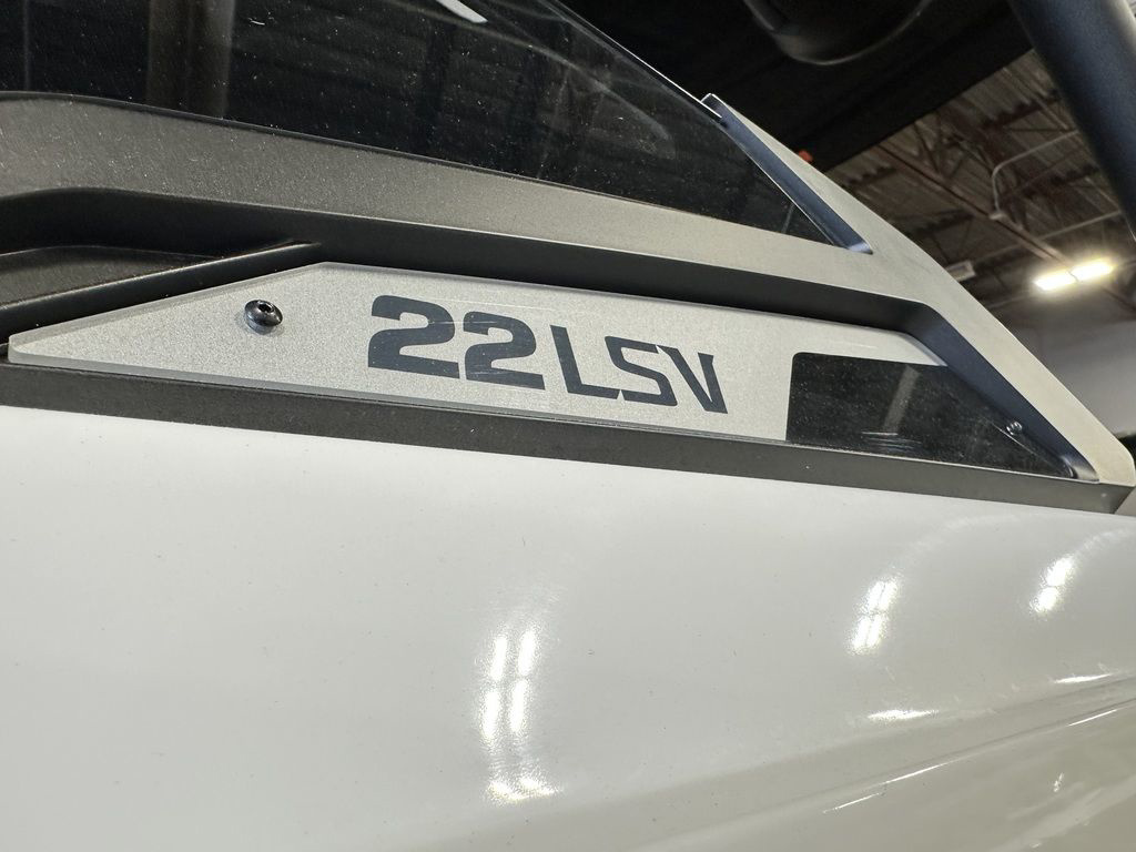 2024 Malibu 22 LSV