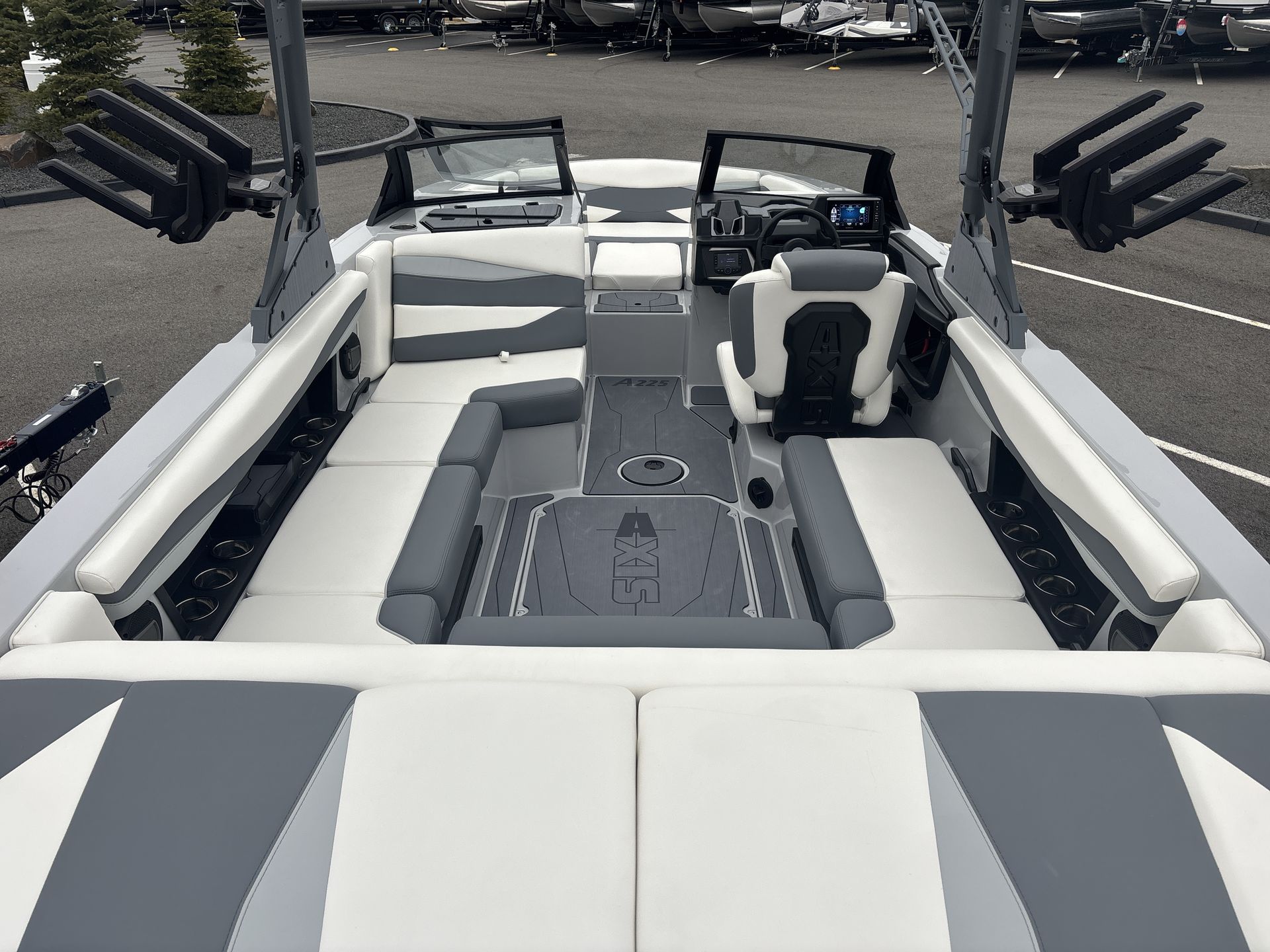 2025 Axis A225 Icon