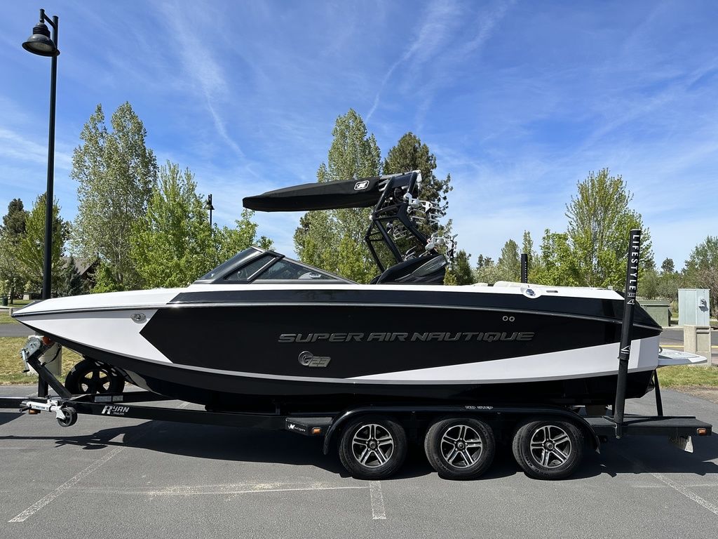 2015 Nautique G23